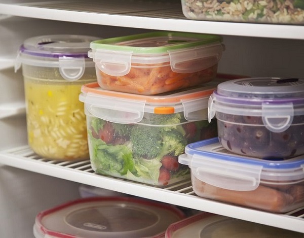 Cách sử dụng tủ lạnh tiết kiệm điện nên bọc kín thức ăn